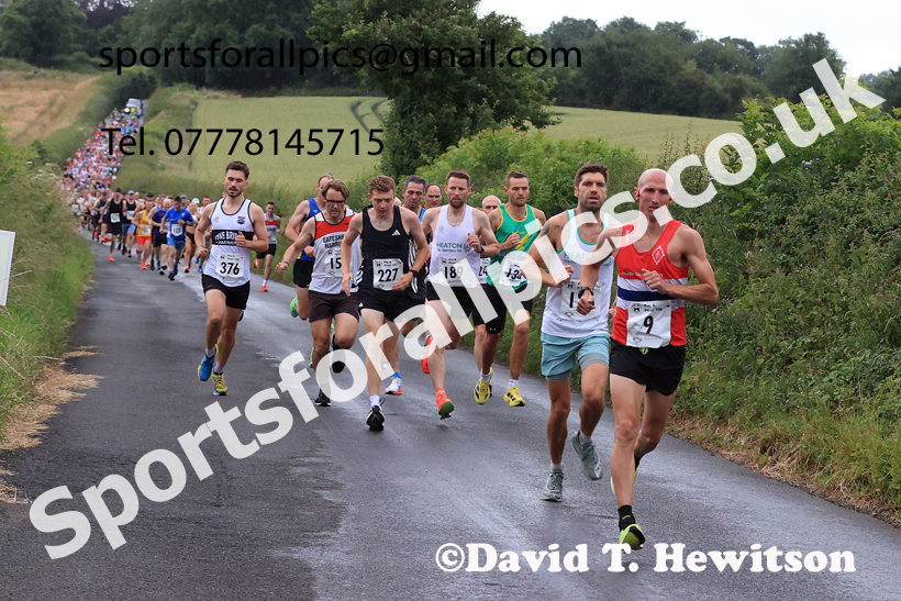 The 2026 Tynedale Pie and Peas 10k, Ovington to Low Prudhoe, Northumberland. Photo: David T. Hewitson/Sports for All Pics